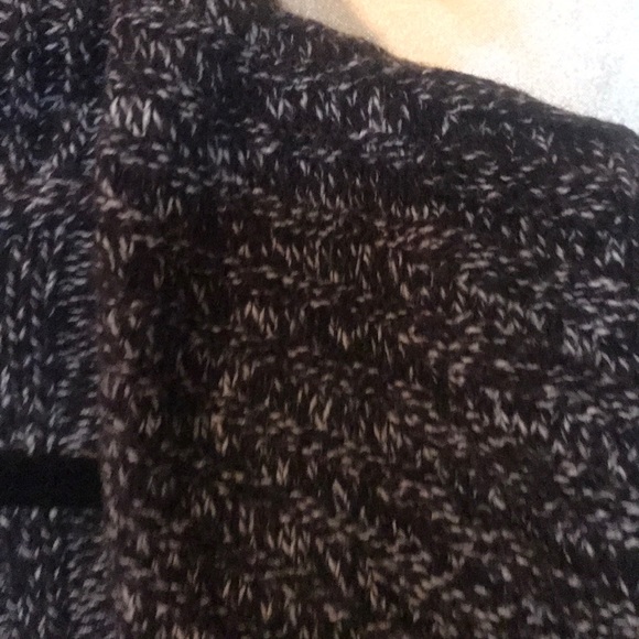 Sweater - Picture 4 of 4